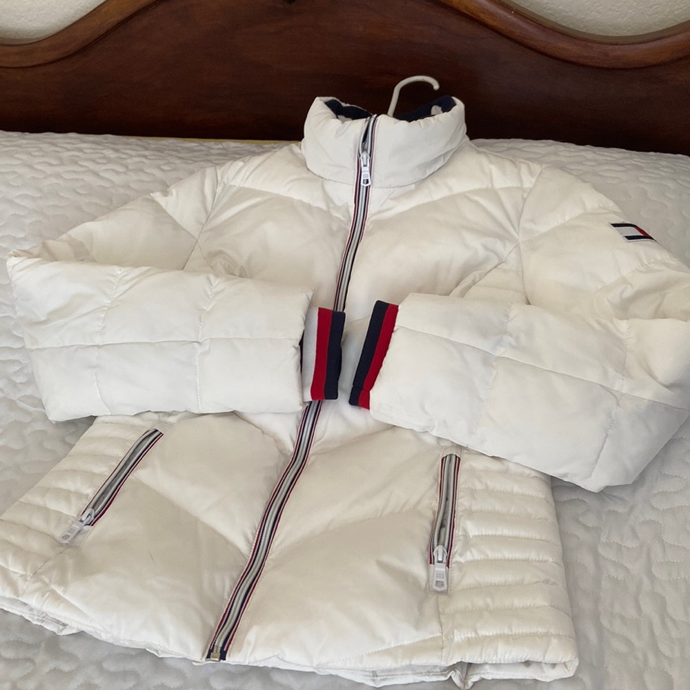 Women Tommy Hilfiger winter jacket 💯 % Polyester